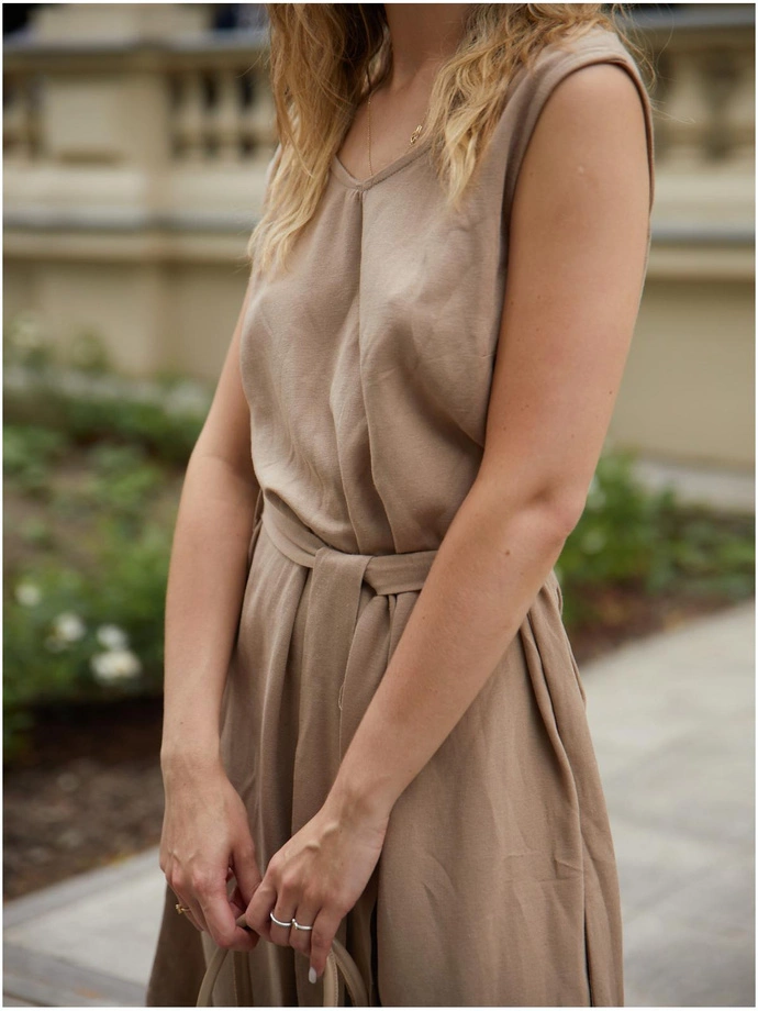 Midi šaty se širokými ramínky a plátnem - DLR113 hnědá